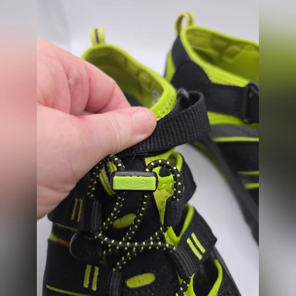 Keen nwot newport